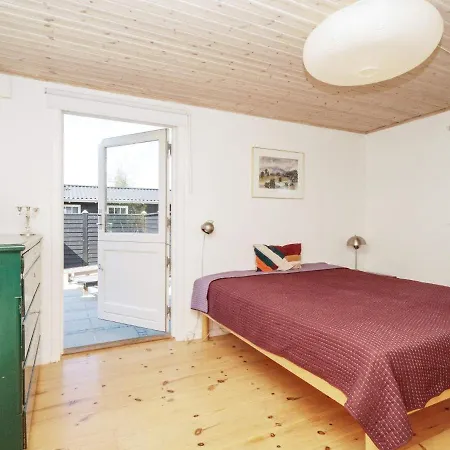 6 Person Holiday In
